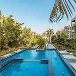 Luxury 3Br Apt Large Garden & Pool At Silverpalm