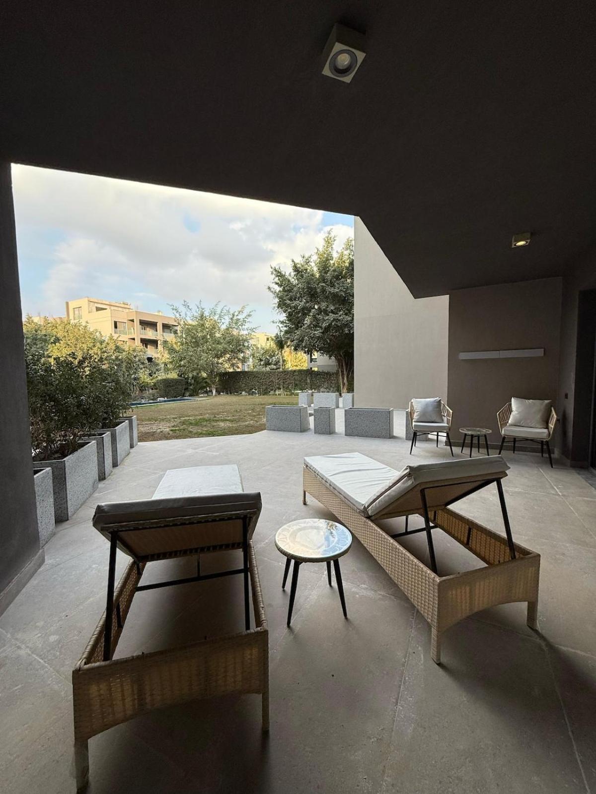 Luxury 3br Large Garden & Pool At Silverpalm * Cairo